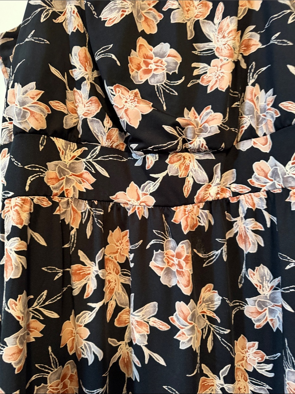 Woman’s Sleeveless Dress - Picture 5 of 5